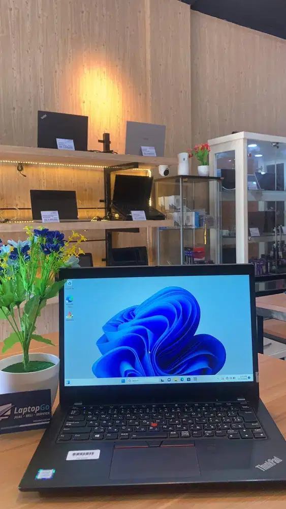 LAPTOP LENOVO CORE I5 RAM 8/256GB SSD INTEL UHD GRAPHIC 620 SECOND