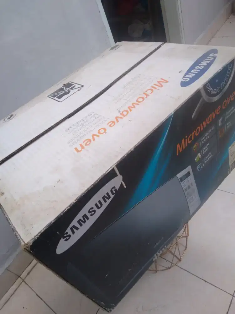 MICROWAVE OVEN SAMSUNG ME731K