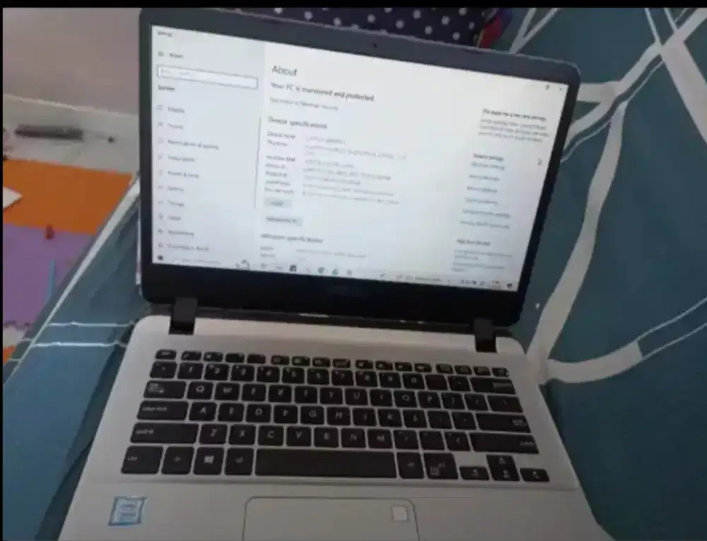 Laptop Asus A407U gen 7th core i3 sudah Upgrade SSD