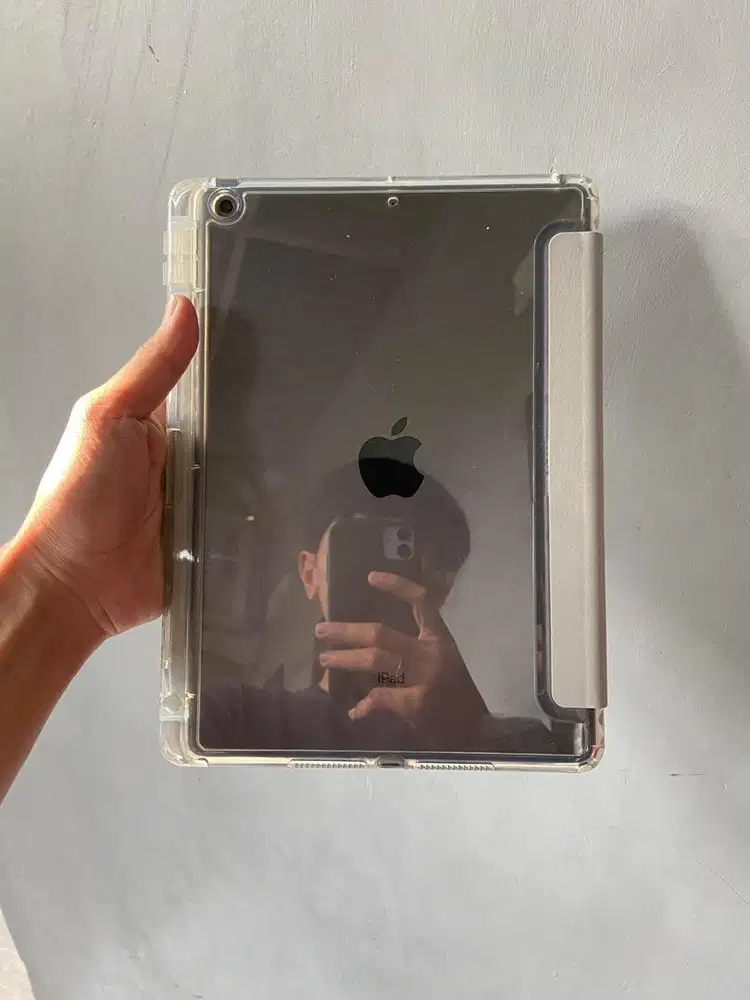 Ipad Gen 8  - 32GB WIFI ONLY MULUS