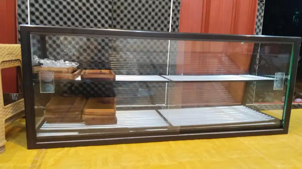 Dijual Etalase 150 x50 x60