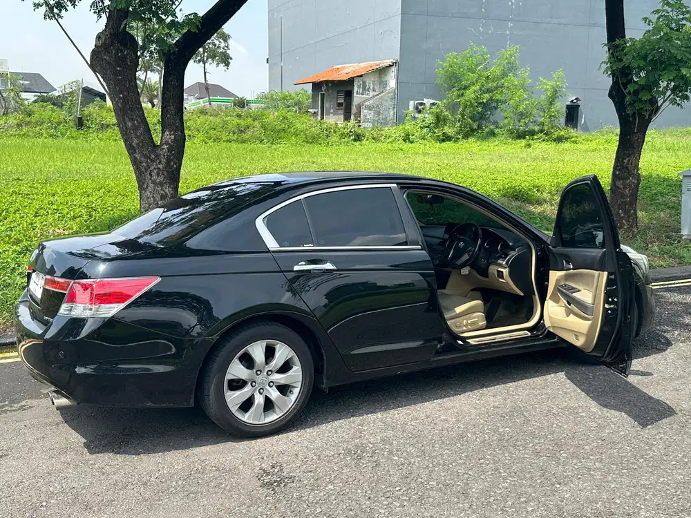 Honda Accord 2010 Bensin