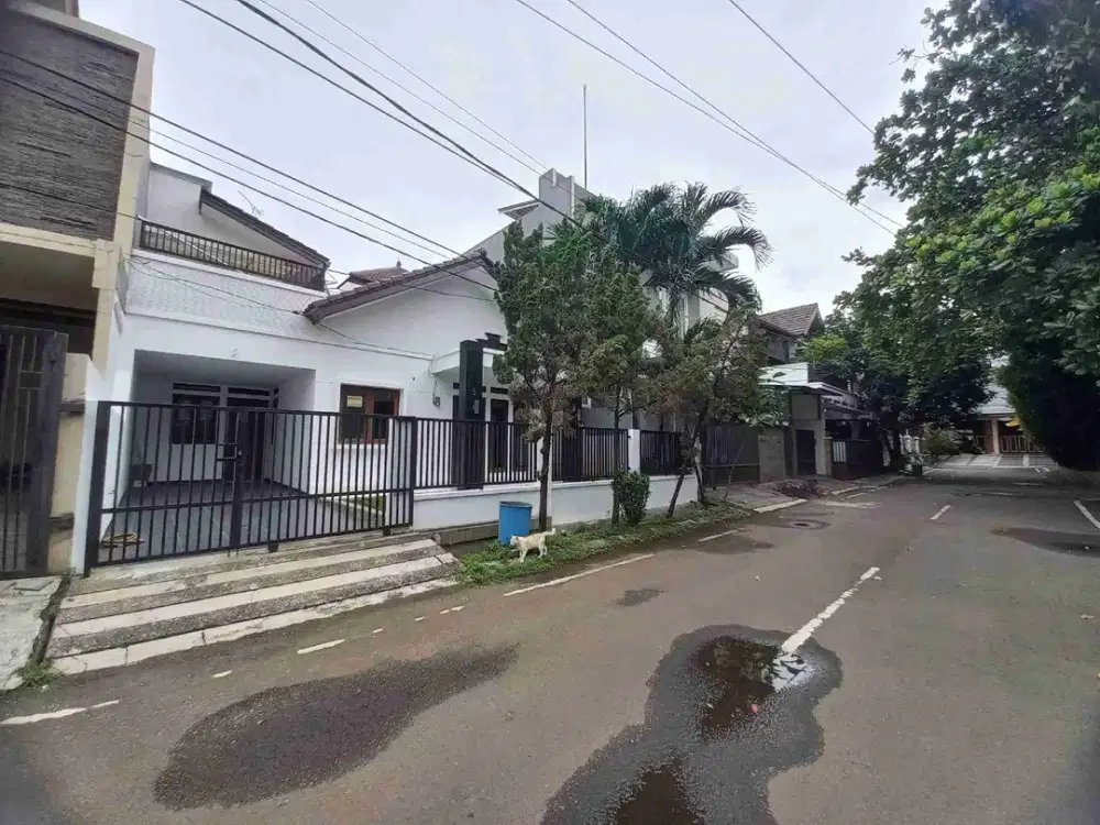 Di Sewakan Rumah Rapih Dalam Komplek Elit Duren Sawit