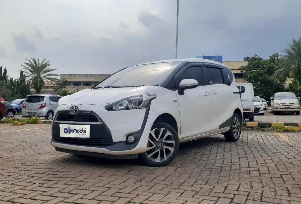 TDP 8,JT Toyota Sienta 1.5 V Bensin-AT Putih 2018