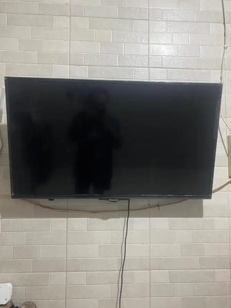 TV LED Panasonic TH-40C304G Televisi LED 40 Analog TV