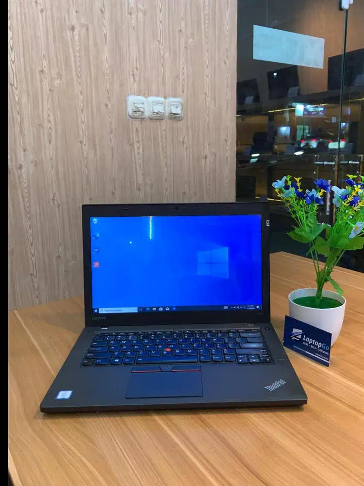 LAPTOP LENOVO CORE I7 RAM 8/512GB INTEL HD GRAPHIC 520 SECOND BEKAS