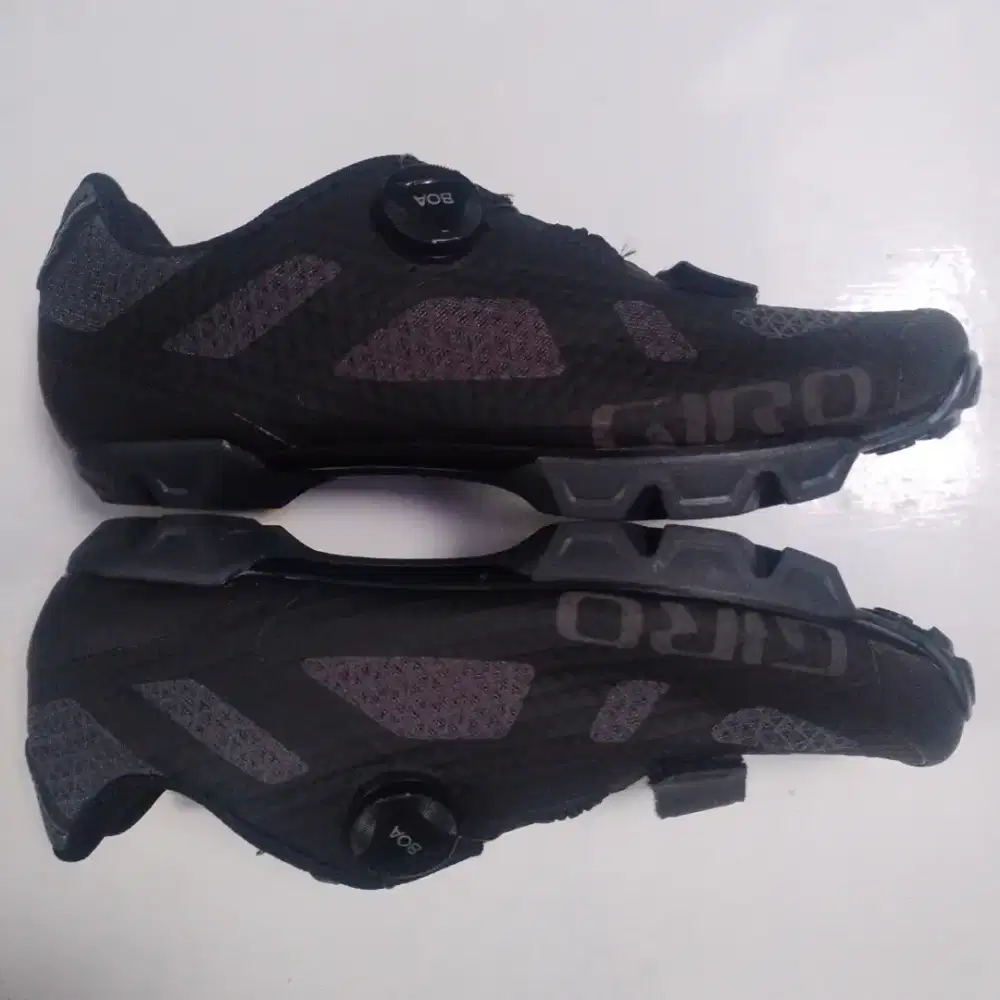 Sepatu sepada giro size 41