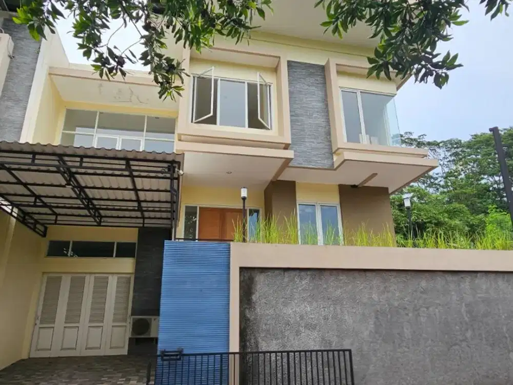 Jual Rumah mewah 2 lantai semi furnished di graha candi golf jangli