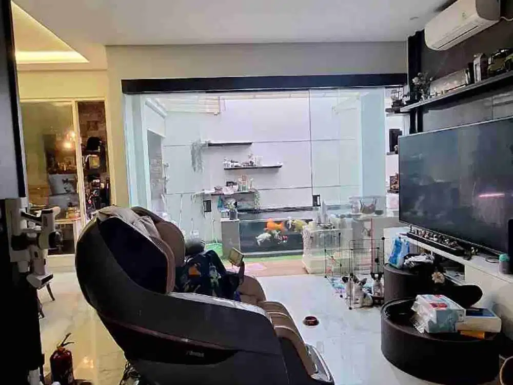 DIJUAL RUMAH SEMI FURNISHED NORTH WEST CITRALAND DEPAN DANAU