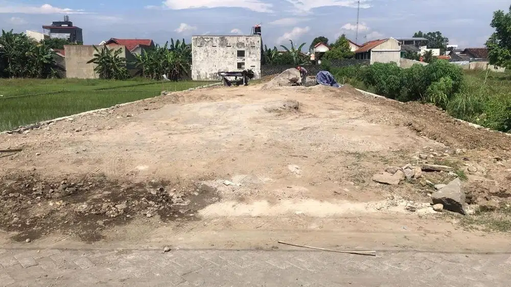 Dijual Tanah Pekarangan Super Strategis Selatan Depok Sport Center