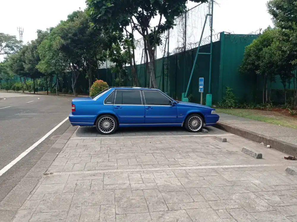 Volvo S90 SWB 1998