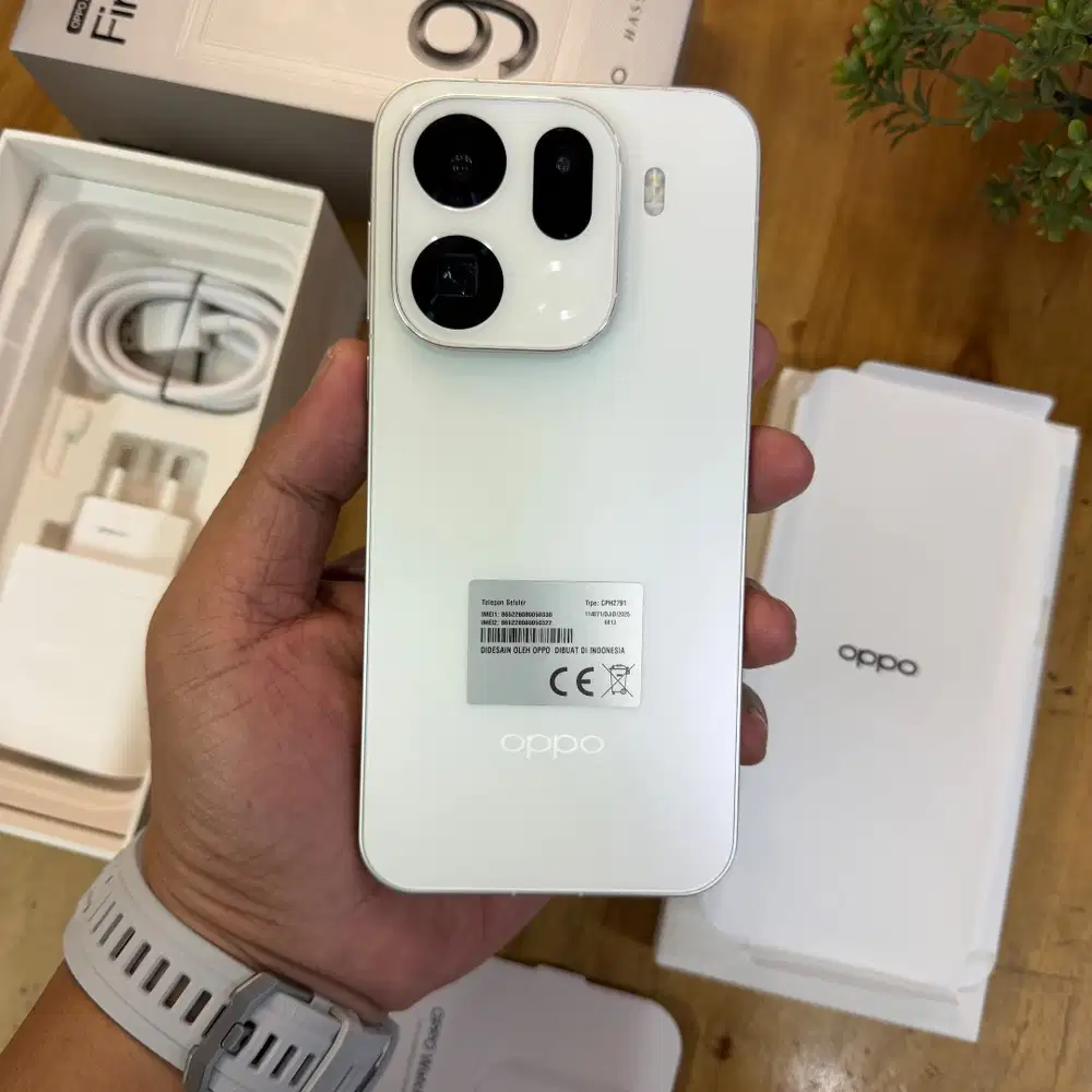Oppo Find X9 Pro 5G 16/512GB Sleek White Titanium Garansi resmi Oppo