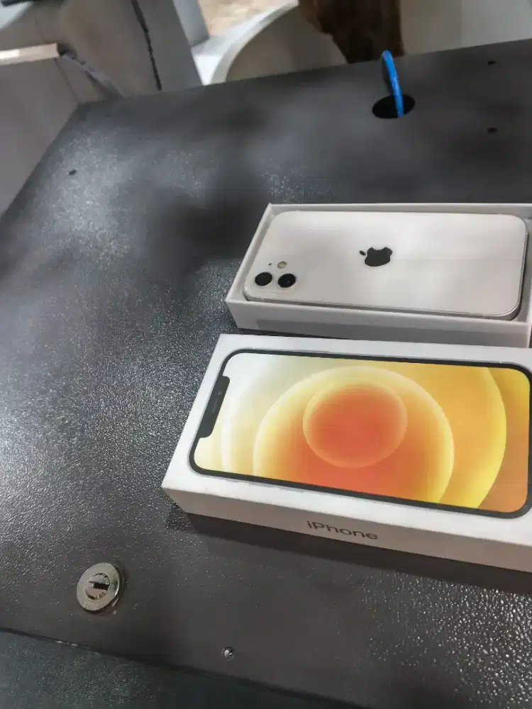 iphone 12 128gb ada warna putih juga