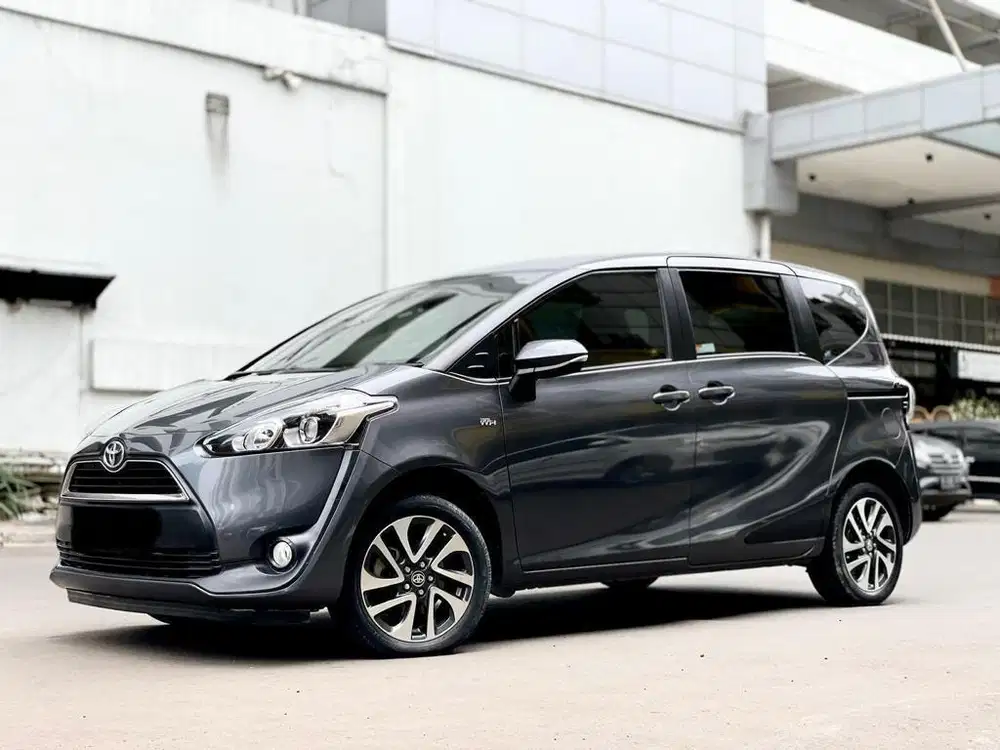 GRAB IT FAST! TOYOTA SIENTA 1.5 V AT 2017