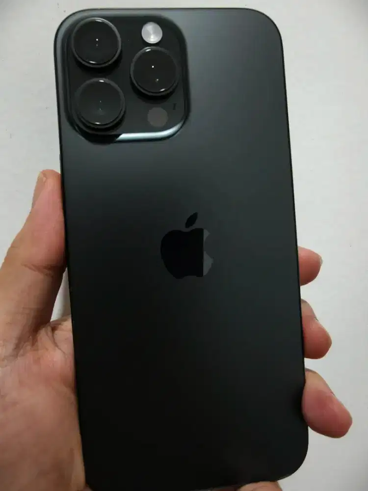 16 PRO MAX BLACK LIKE NEW