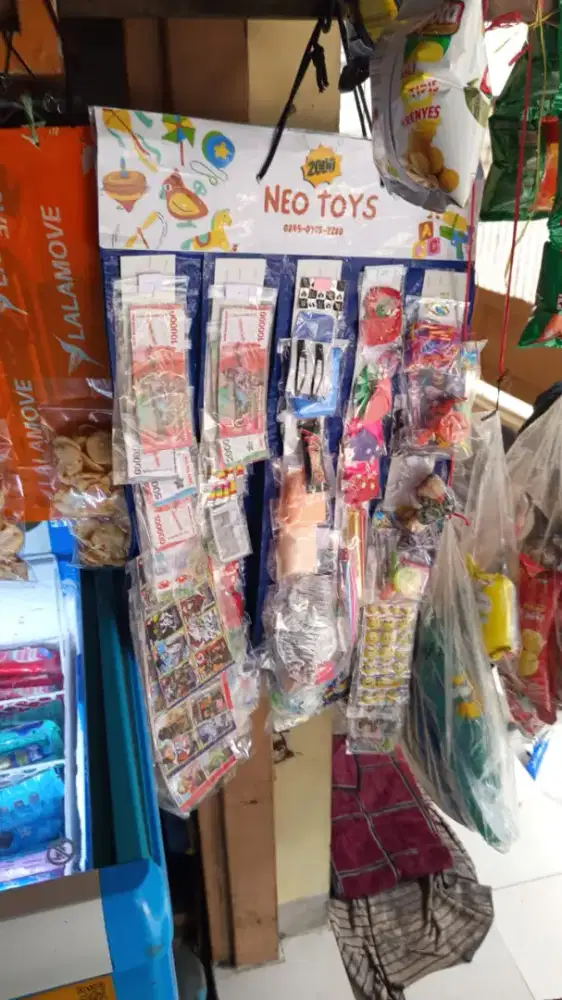 Sales motoris mainan