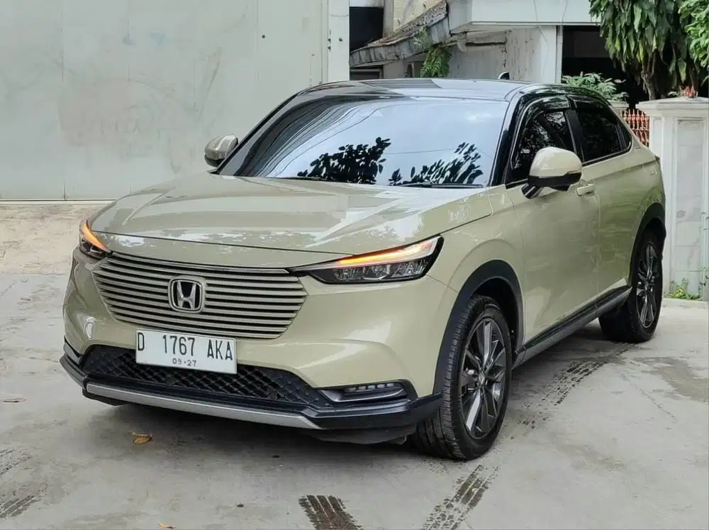 HRV HR-V SE TWO TONE 1.5 AT 2022 LowKM 26rb RECORD HONDA BANDUNG
