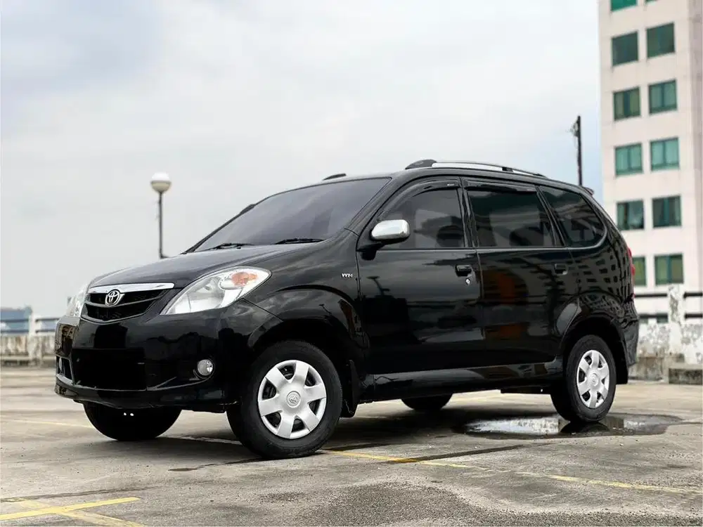 GRAB IT FAST! TOYOTA AVANZA 1.3 E MT 2011