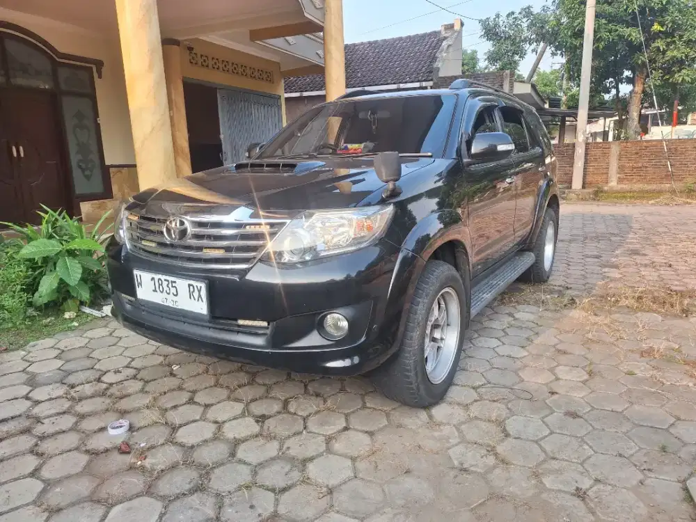Fortuner G diesel AT