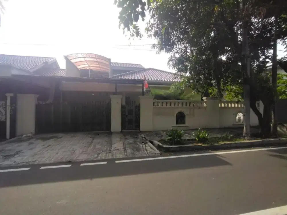 DIJUAL RUMAH STANDARD CEMPAKA PUTIH LT 335 LB 352 HDP TIMUR HRG MENARIK