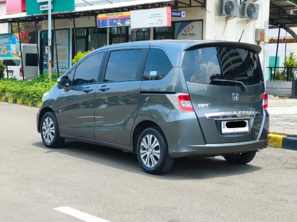 Honda Freed E PSD 1.5 AT 2015 New Model Mulus ISTIMEWA