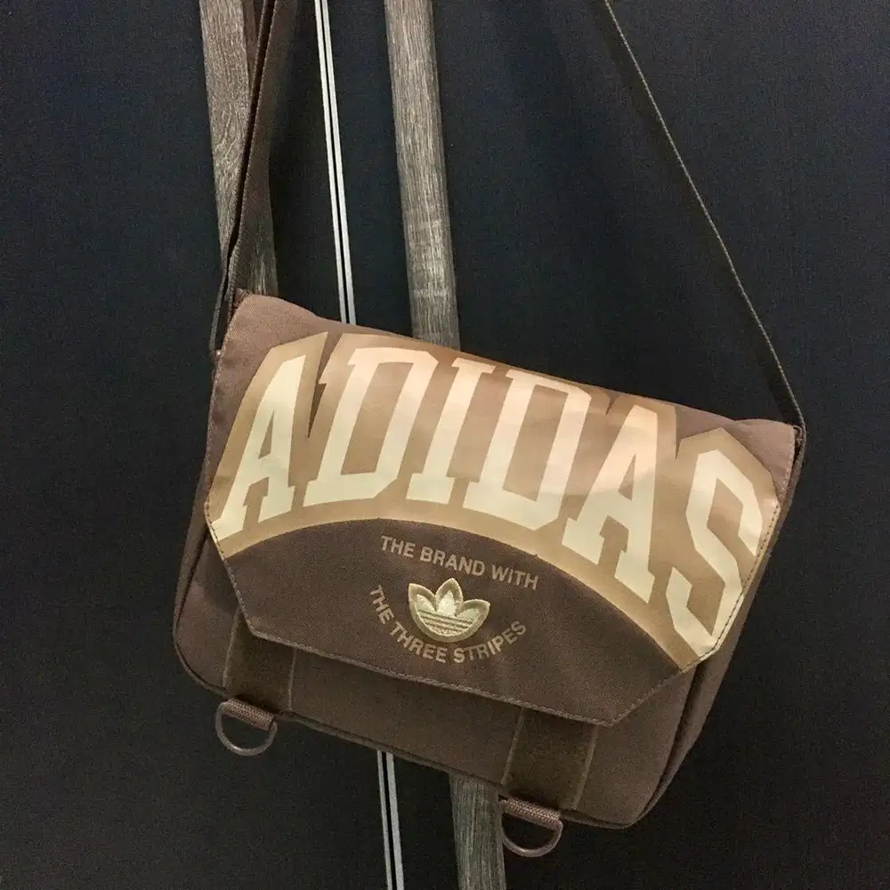 Tas selempang Adidas