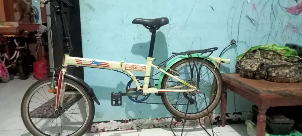 Sepeda lipat UK 20 speed aktif