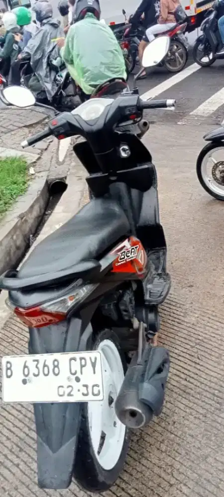 Hond beat 2010 hitam