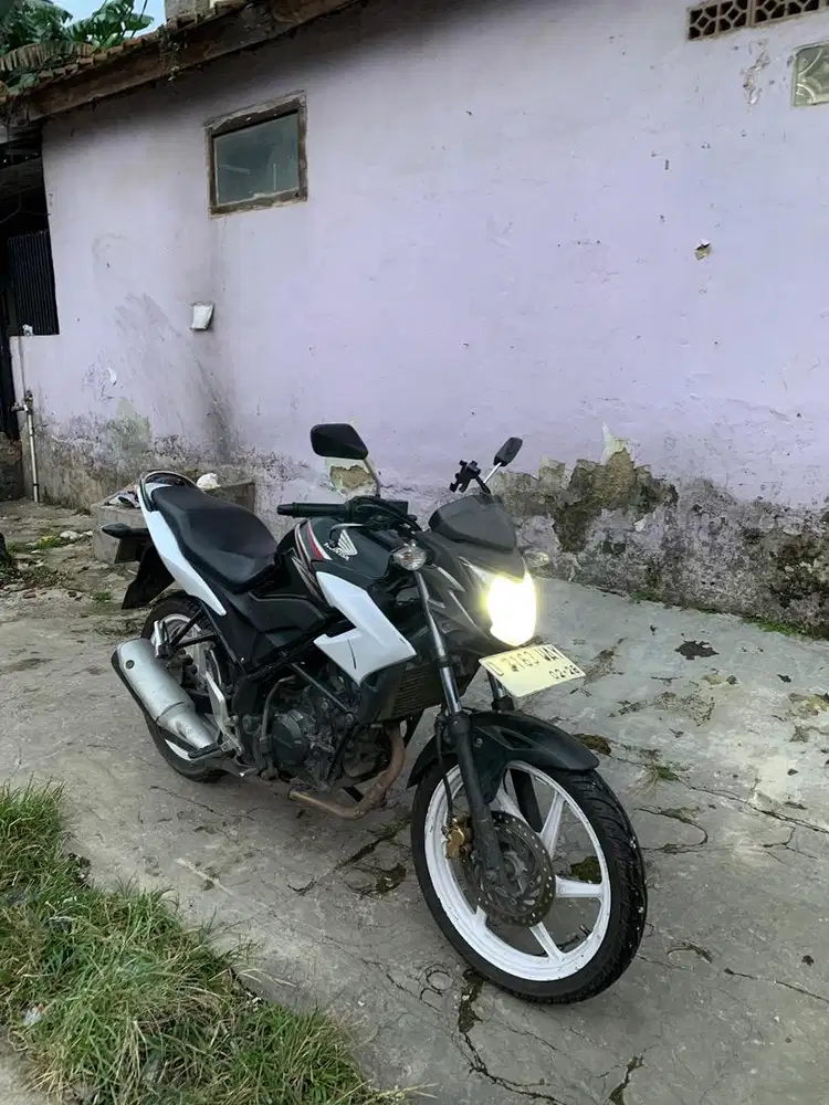 Jual cepat CB150R old 2013