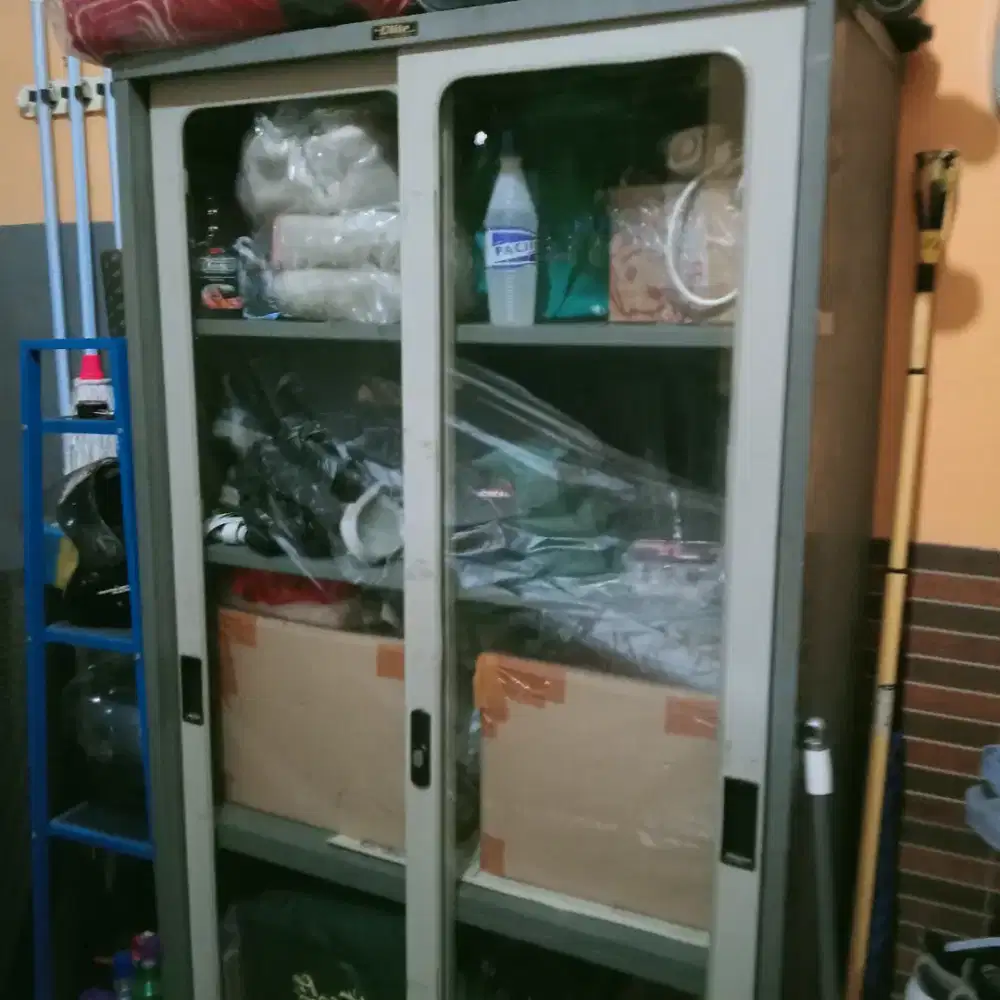 Lemari Kabinet Kokoh Kuat edisi Pindahan
