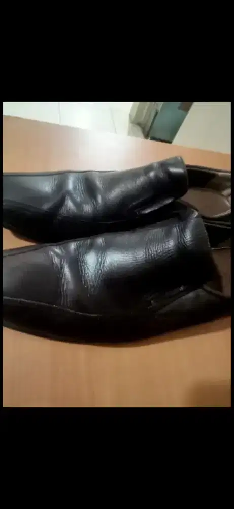 Sepatu pria hush puppies