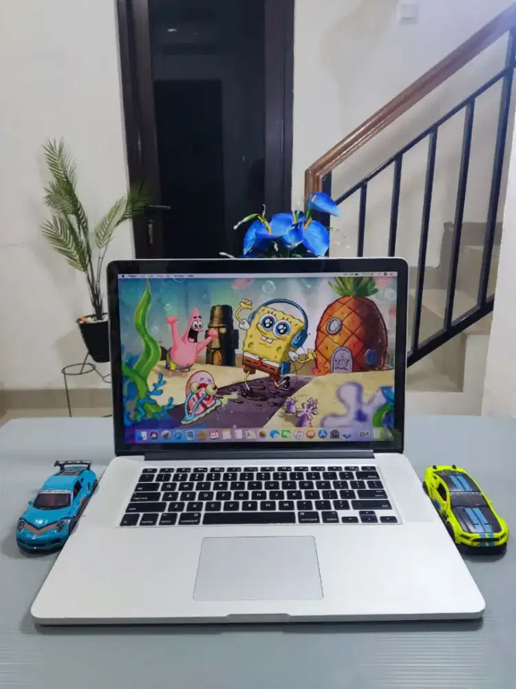 Macbook Pro A1398 i7 RAM 8GB SSD [Premium]