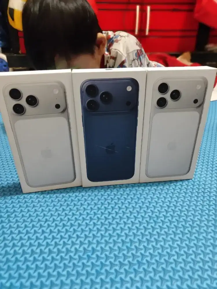 IPHONE 17promax 2tb silver dan 17promax 1tb blue