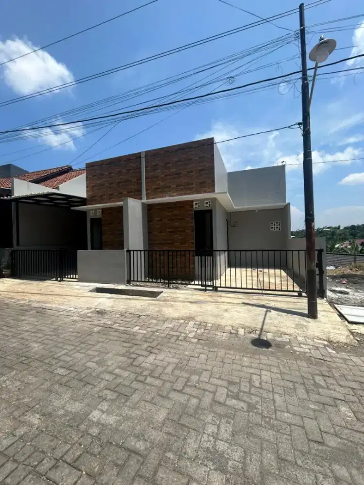 DIJUAL RUMAH DI PERMATA GRAFIKA BANYUMANIK BISA KPR