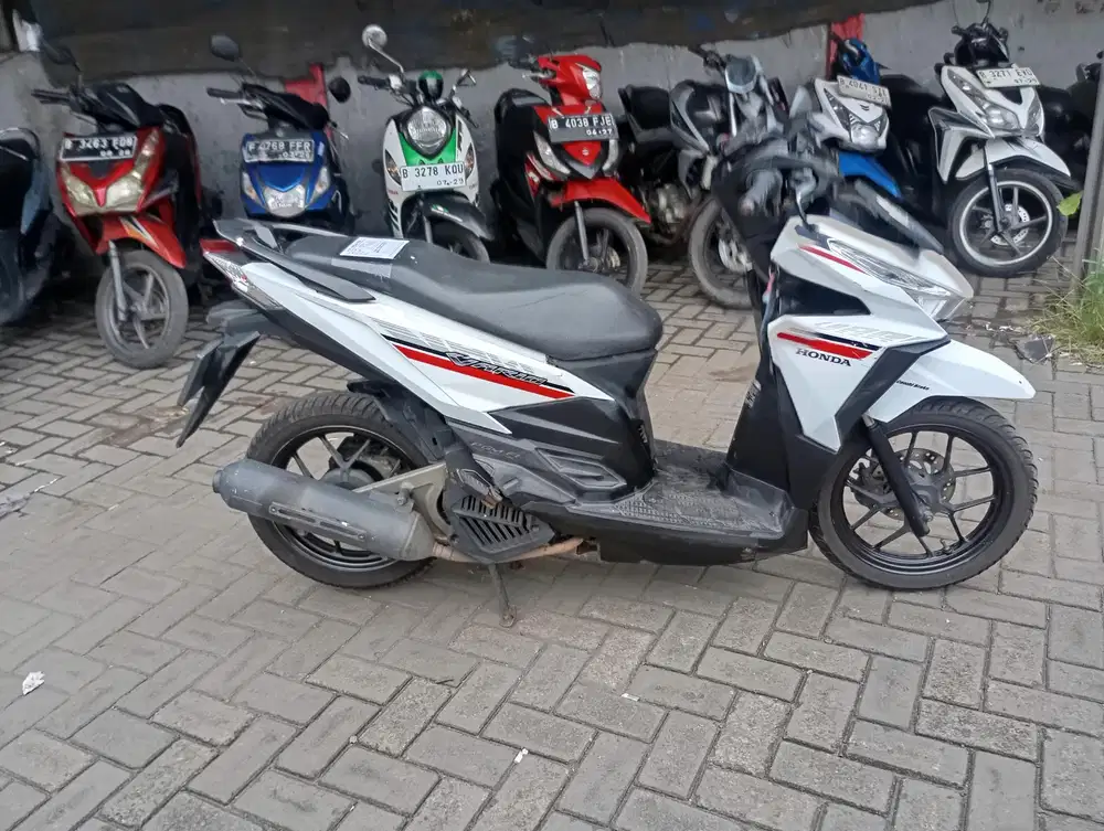 Honda Vario 125 LED old Tahun 2017 Surat Komplit