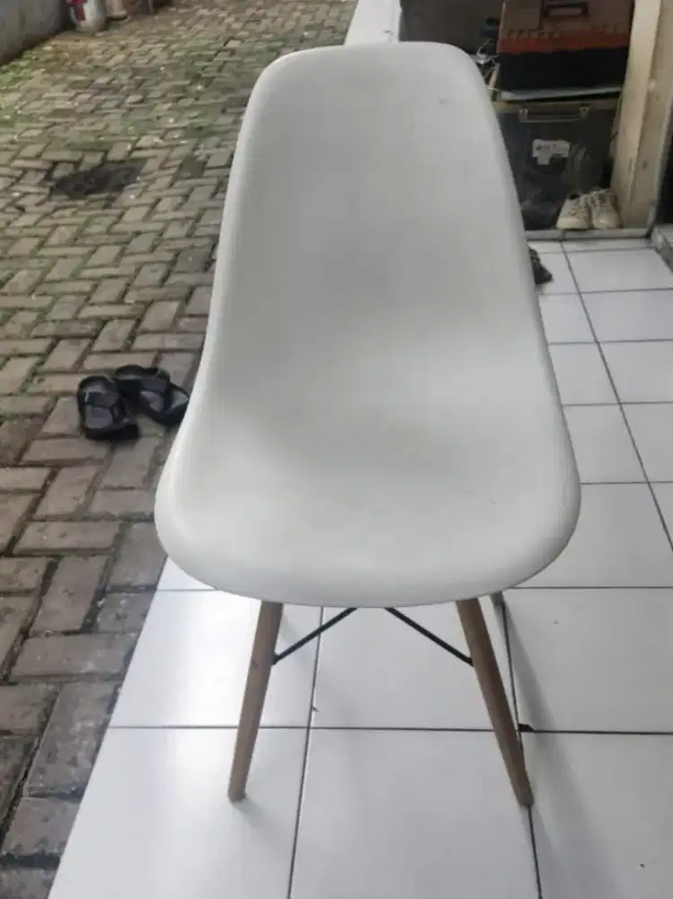 Dijual cepat Informa kursi Dacey, warna putih