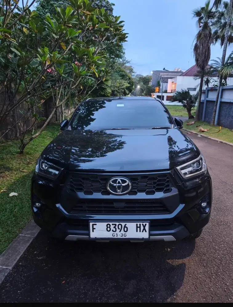 HILUX V 4x4 FACELIF 2025 NIK 2024 Automatic Km 11 Ribu Full Set