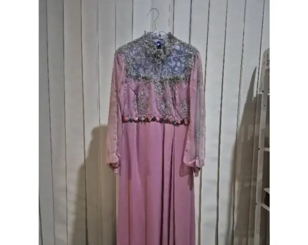 Dress pink dengan payet