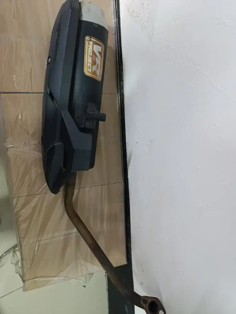 Jual knalpot buat vario new plus bonus gaspol nya..