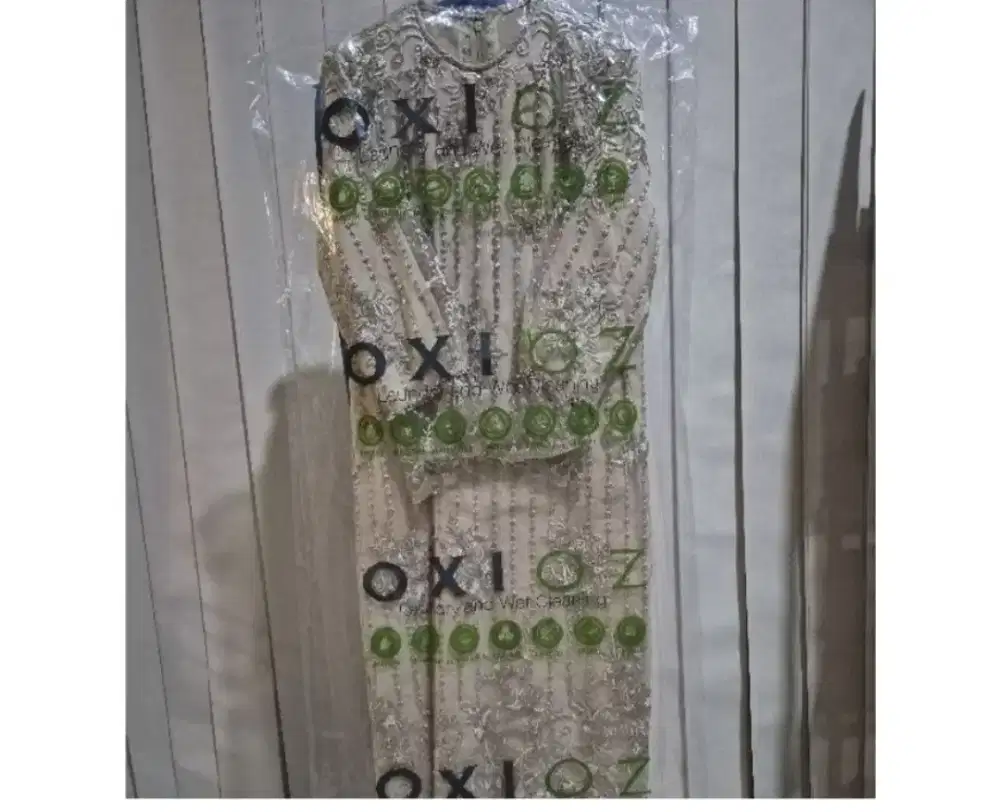 Dress dengan bahan lace