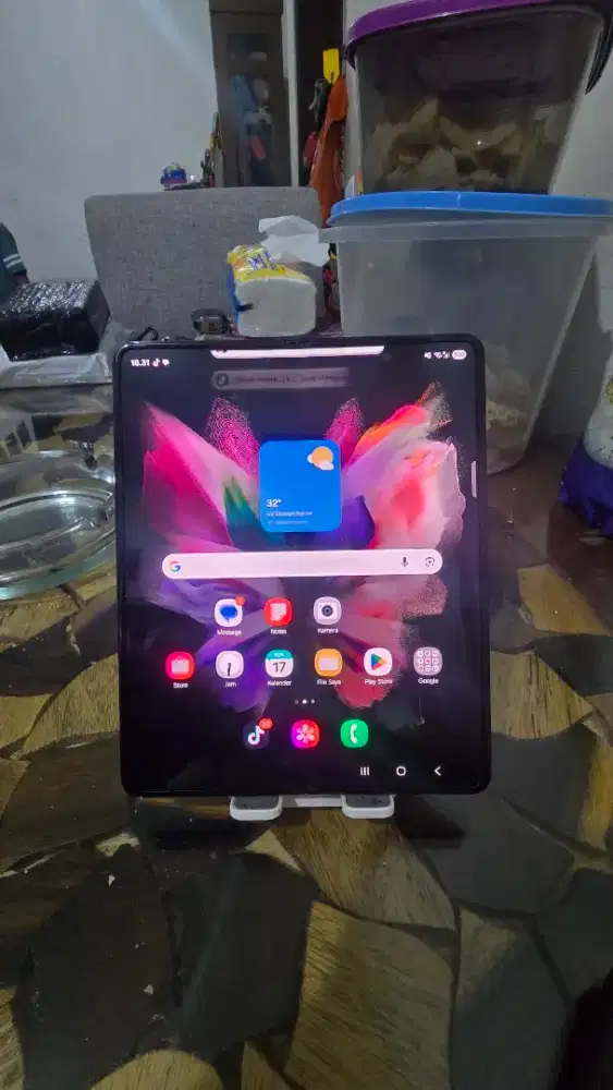 Jual santai hp Samsung Z fold 3 lipat