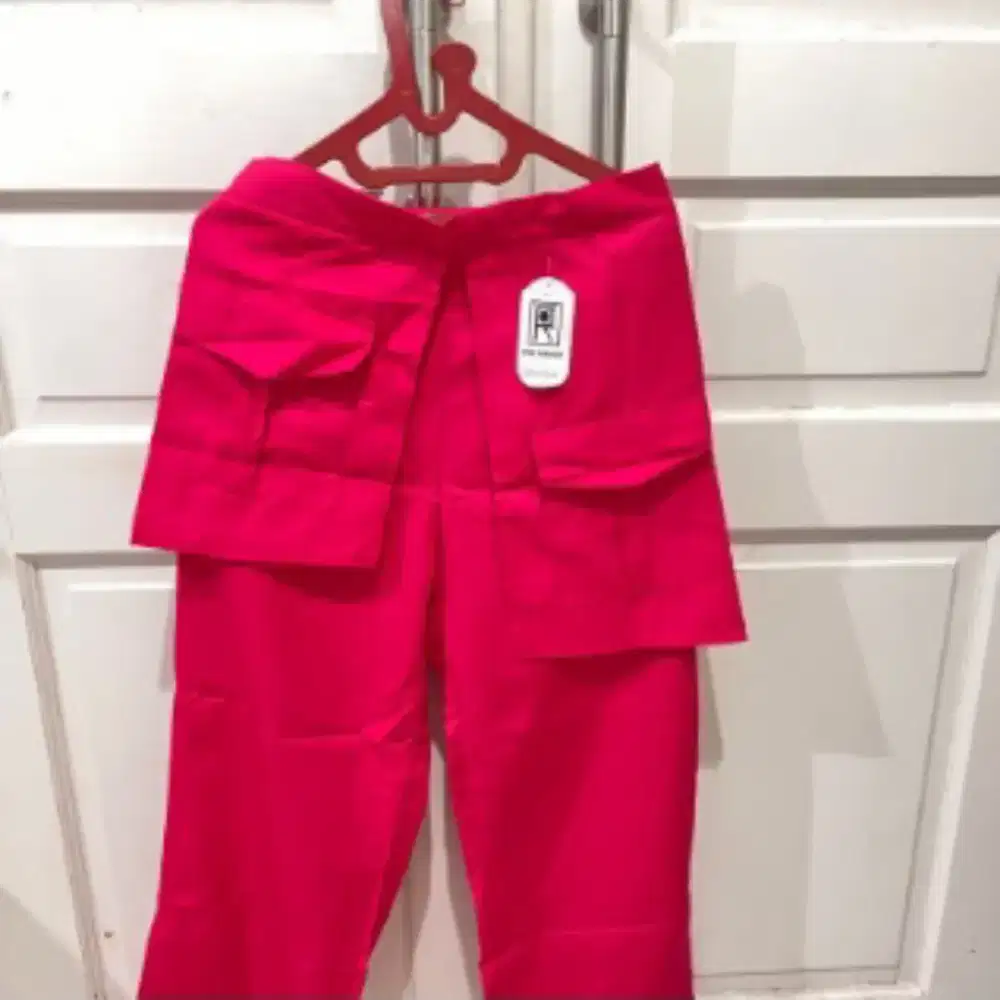 Celana panjang wanita