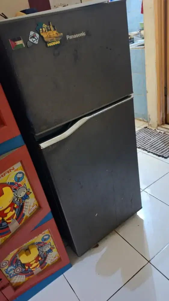 Kulkas sharp 2 pintu