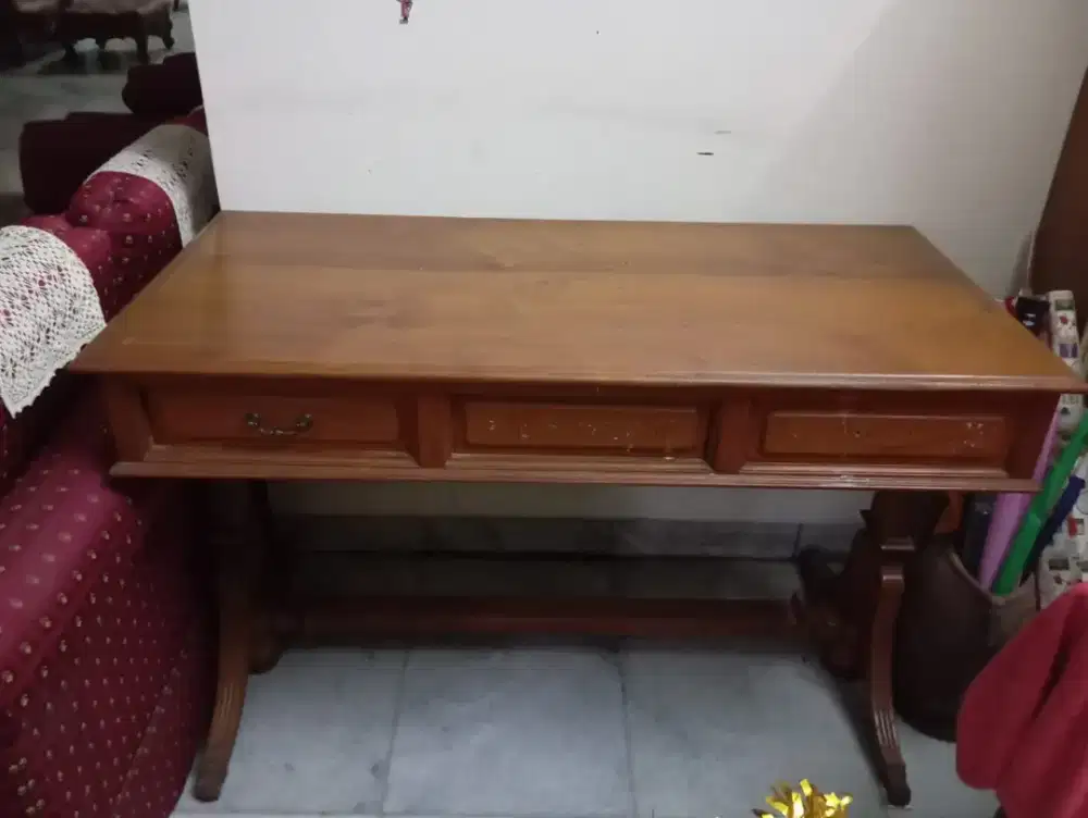 Meja Belajar & Rak Buku