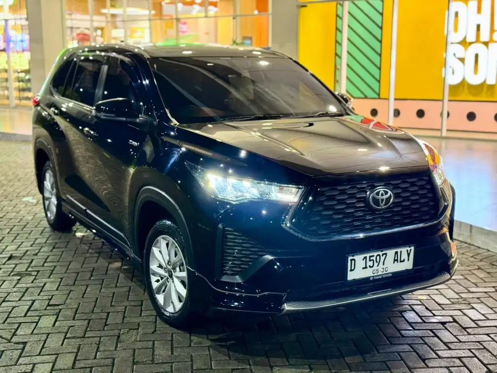 INNOVA ZENIX V HYBRID MODELISTA