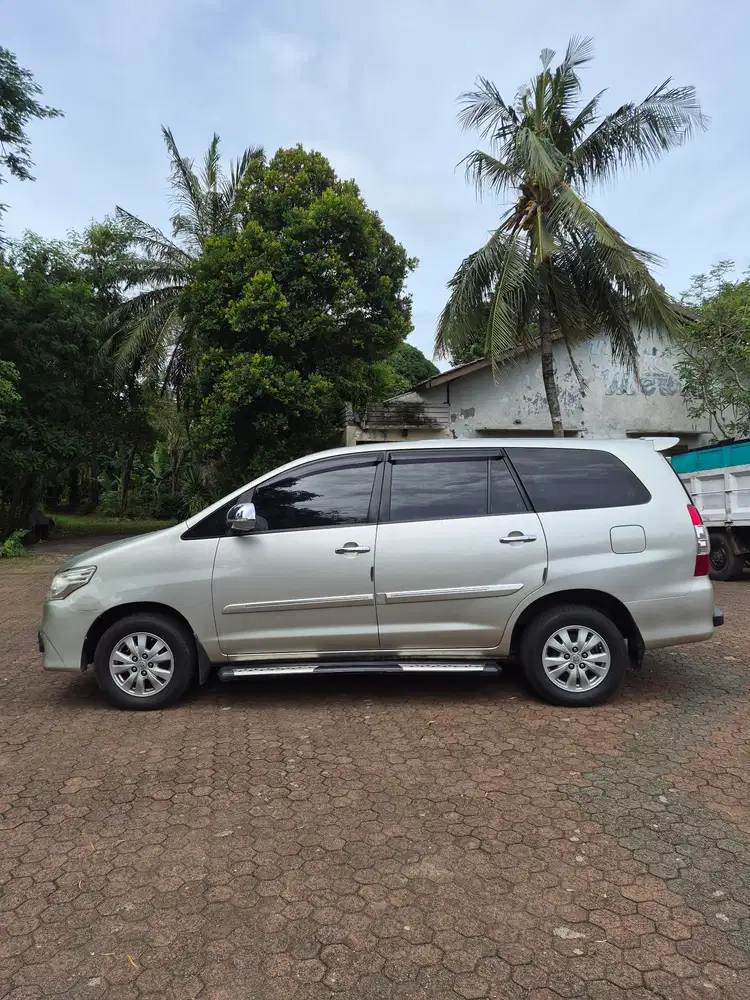 Toyota Kijang Innova 2014 Bensin