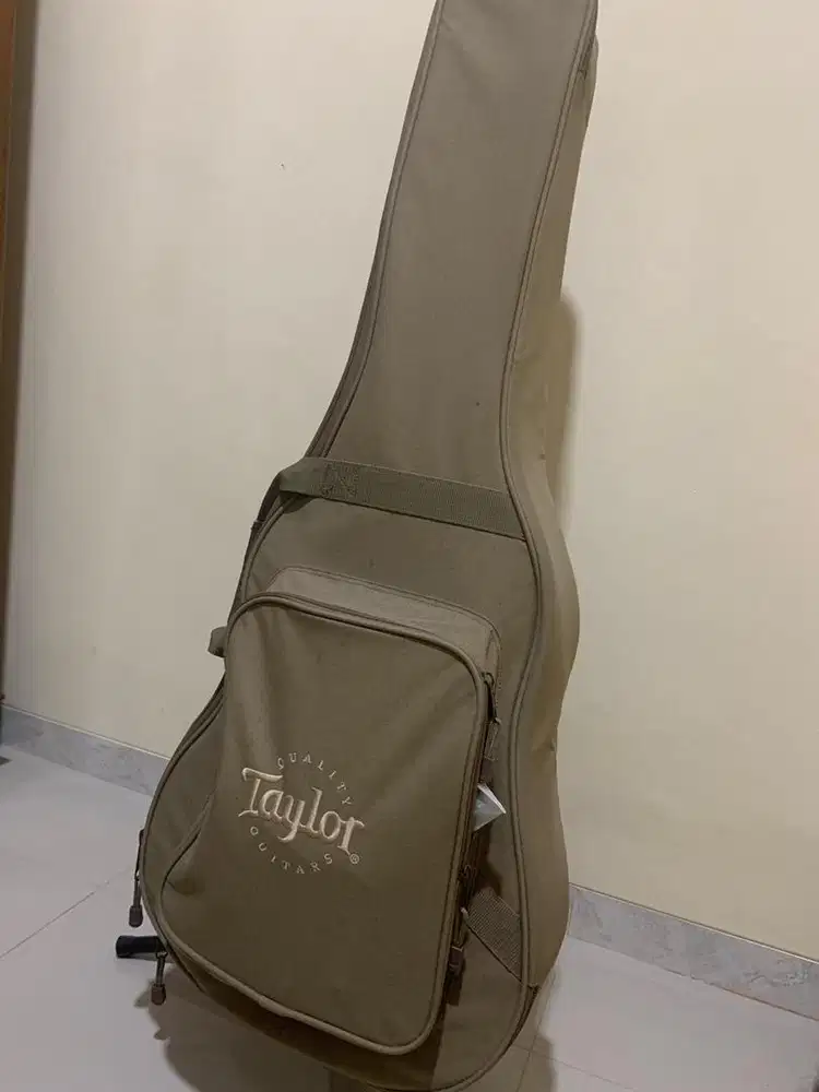 Big Baby Taylor (Milik Pribadi)