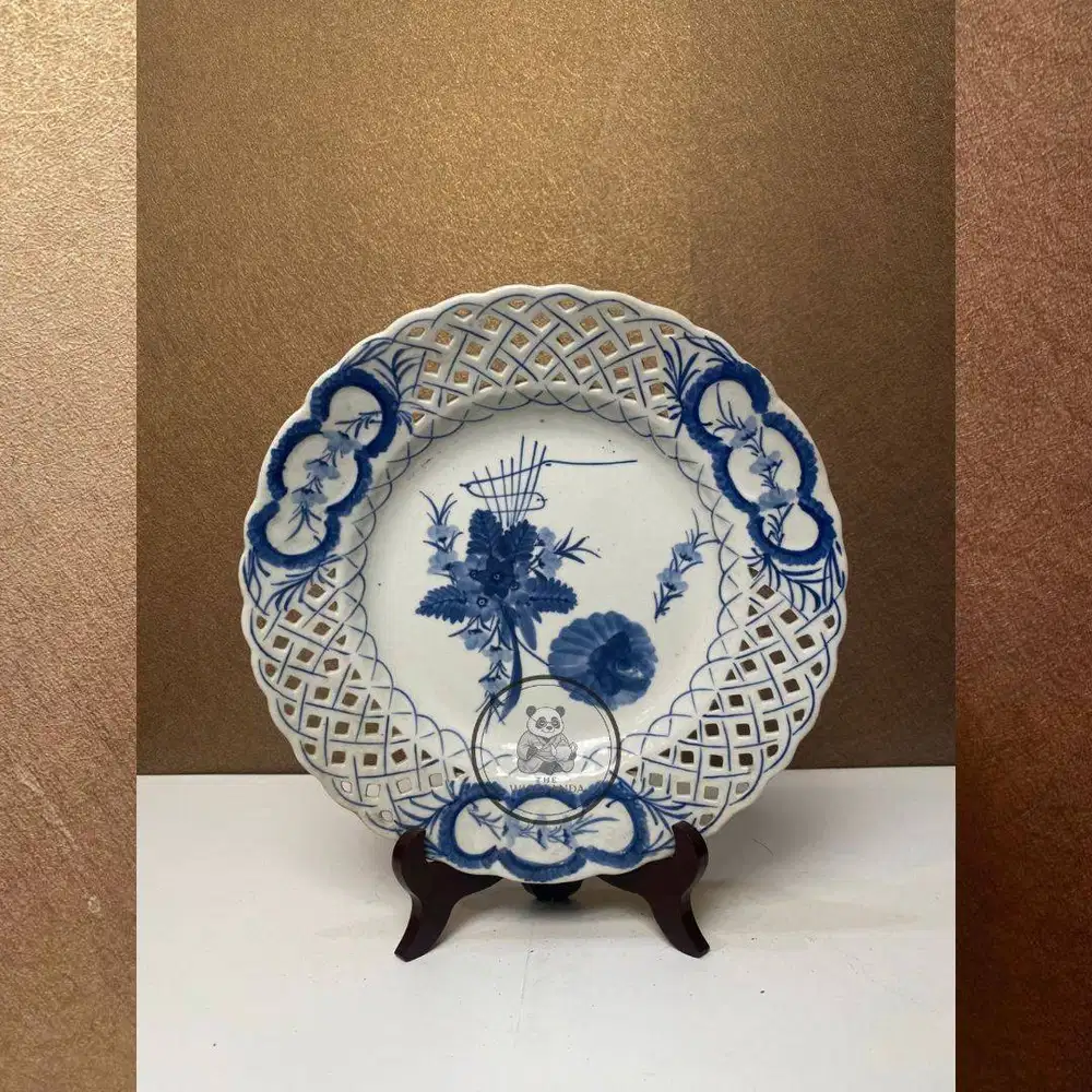 Piring Porselen Putih Berlubang Motif Blue Onion