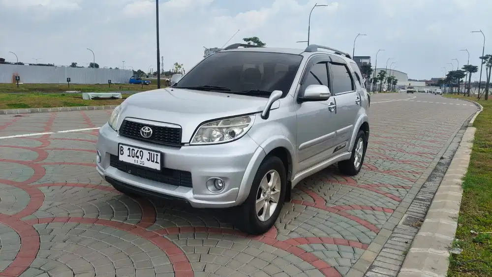 Toyota Rush 2010 Bensin