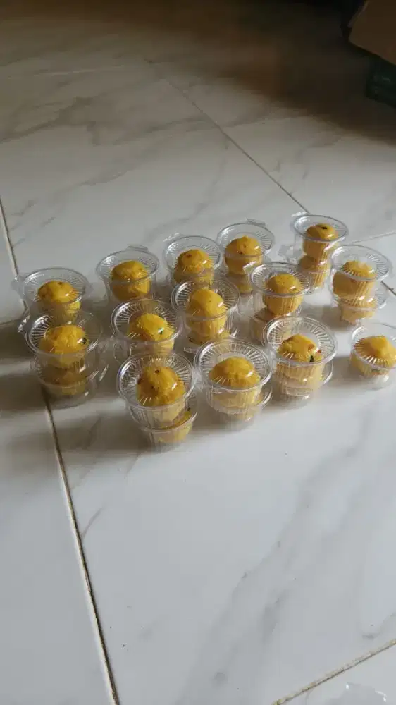 Di cari pekerja untuk antar makanan dan siapkan makanan...